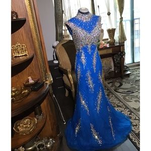 BLUE CRYSTAL MAT GOWN